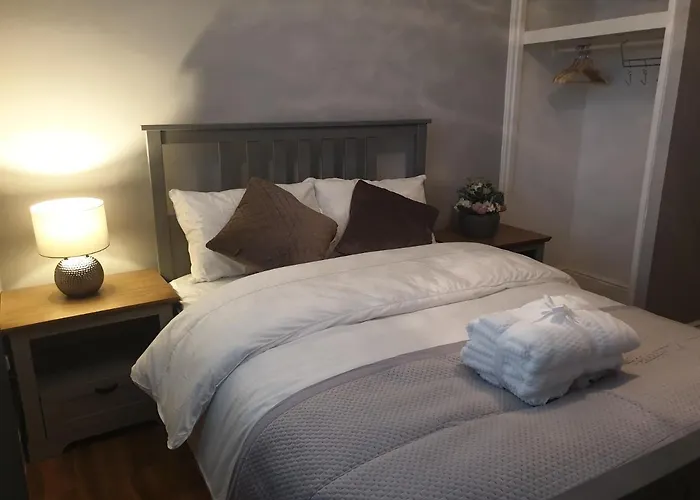 Arsenal Highbury & Islington Beautifully Presented Hotel London