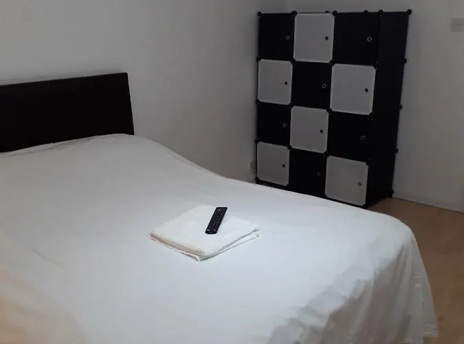 20 East Tenter Street London