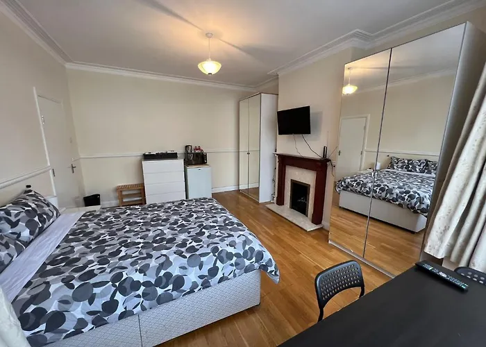 Gladstone Lodge London