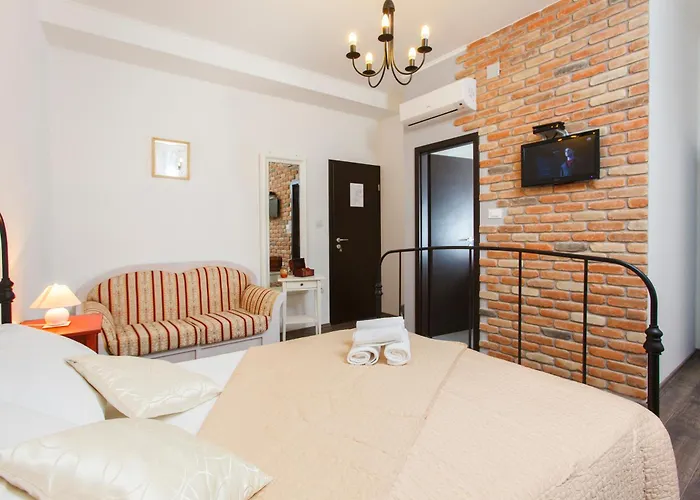 Prior Suites Split