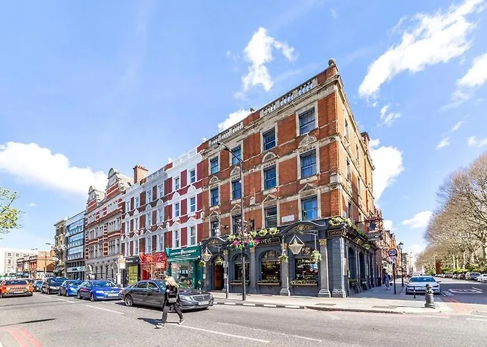 205 Earls Court Rooms London
