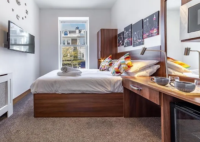 205 Earls Court Rooms London