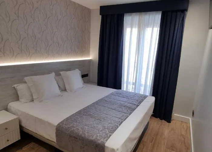 Ch La Petite Maison - Boutique - Madrid