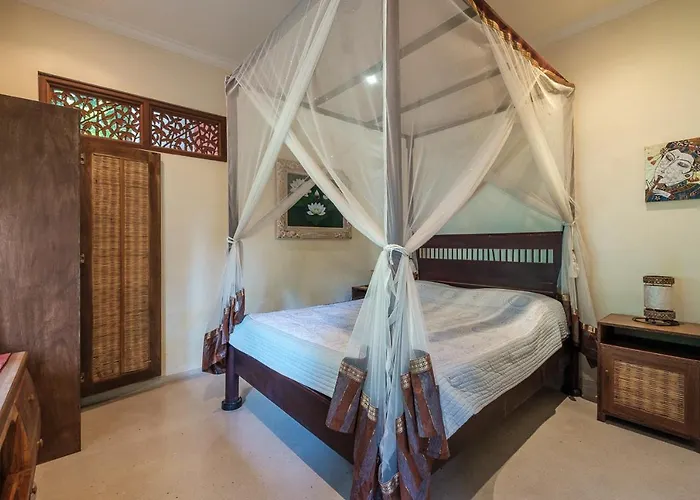White Lotus Oasis Hotel Ubud 