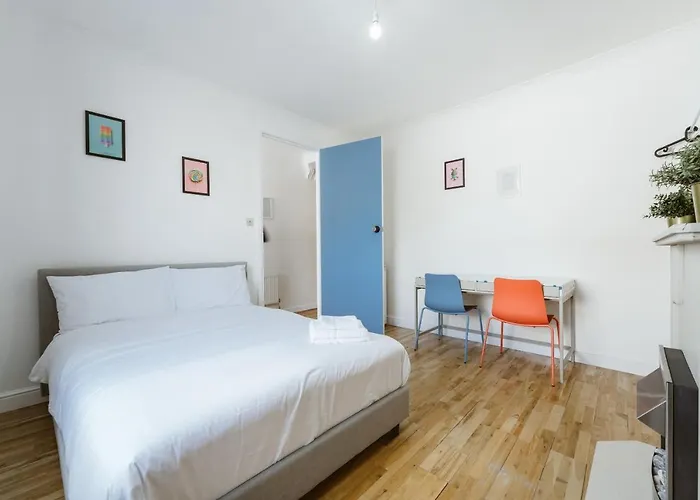 Great Rooms In Stepney Green Station - 12 London
