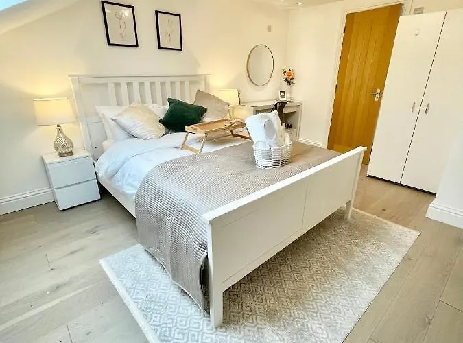 Luxury En-Suite Double Bedroom Stratford E15 London