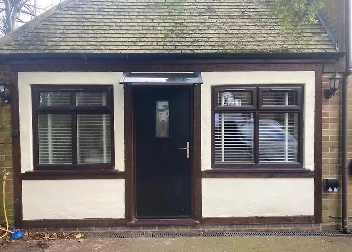 Modern Studio In Natural Surroundings Birmingham