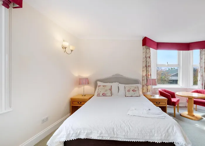 Charles House - Windsor Castle Hotel