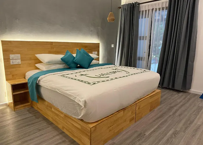 Dhigurah Beach Inn
