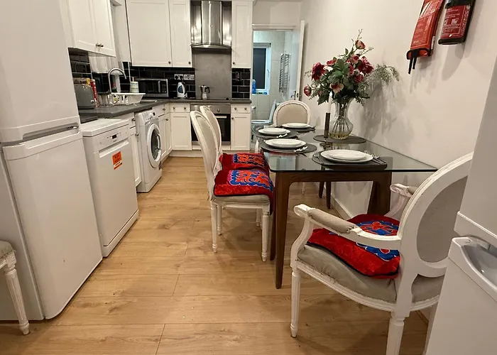 Good Size And Cheap Double Room In Hammersmith London