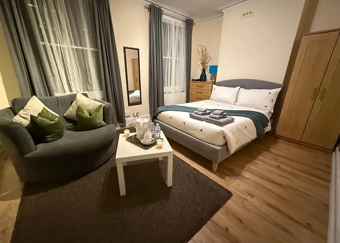 Good Size And Cheap Double Room In Hammersmith London