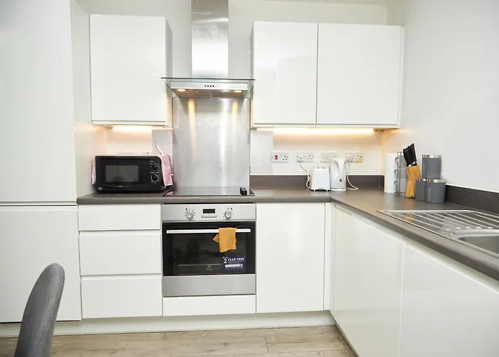 Luxury Ensuite Apartment With Shared Living Room And Kitchen Salford 