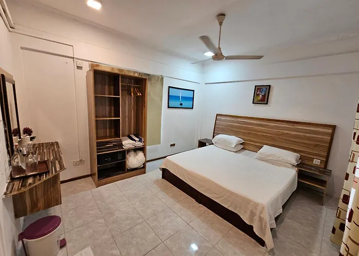 Batuta Maldives Surf View Hotel Thulusdhoo
