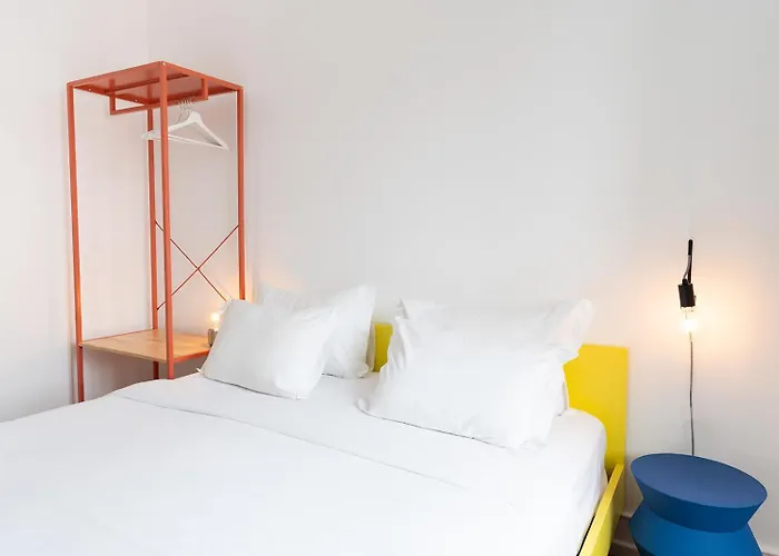 Saturdays - Stay Central, Sleep Easy Lisbon
