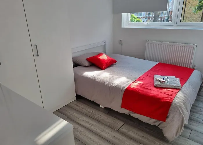 Smart House Hotel London