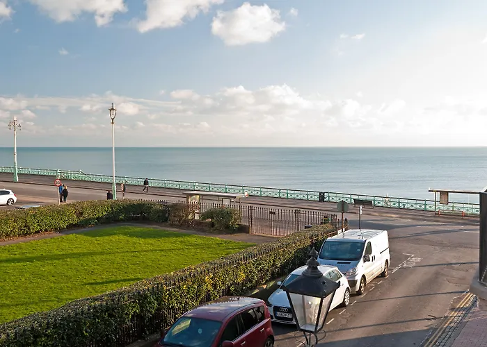 Hamptons Brighton Hotel