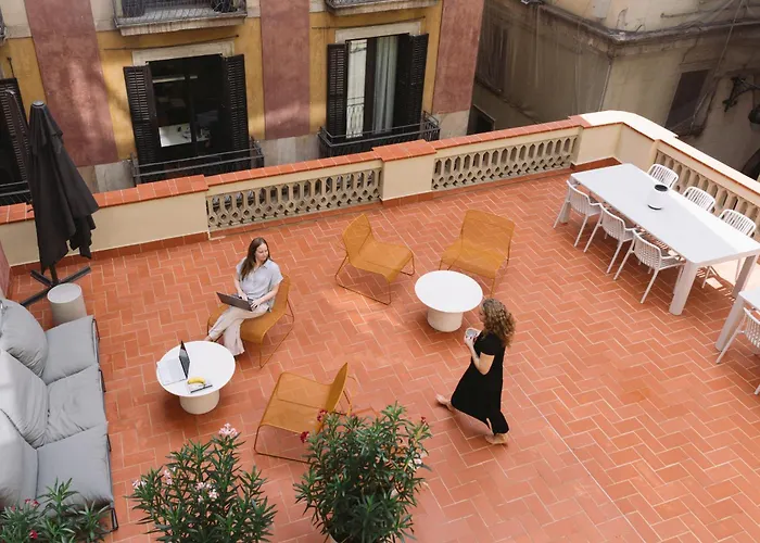 Outsite Barcelona - Work, Connect, Explore