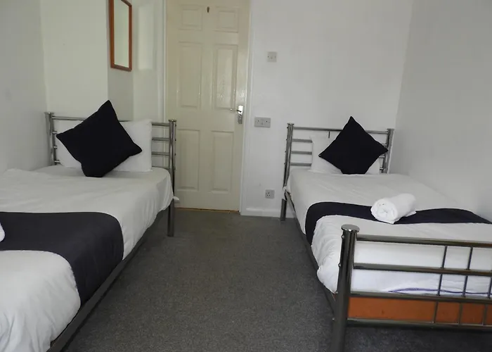 All Seasons Gatwick Guest House & Parking Horley 