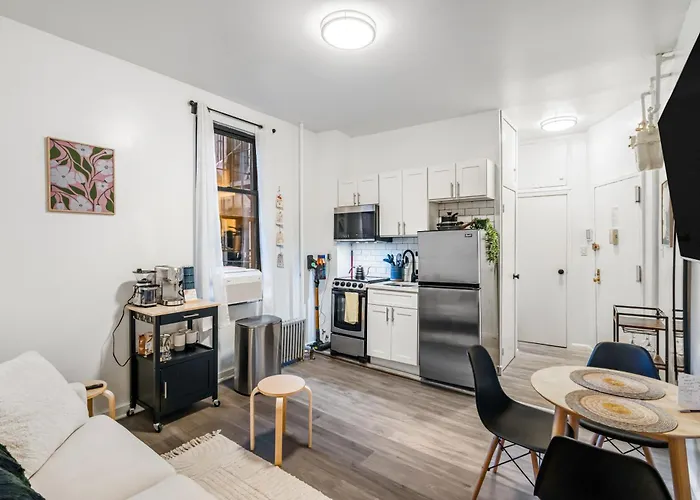 Private One Bedroom Apartment In Times Square & Central Park New York