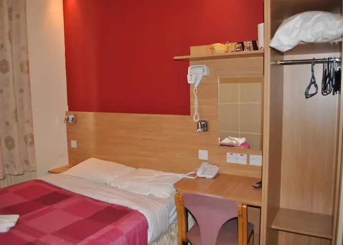 Carlton Hotel London