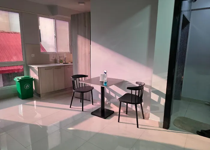 Tour Inn Male