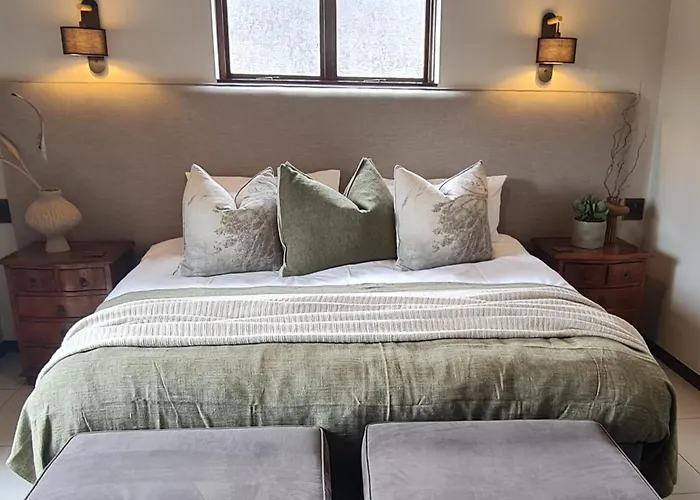 Shaloha Guesthouse On Supertubes Jeffreys Bay
