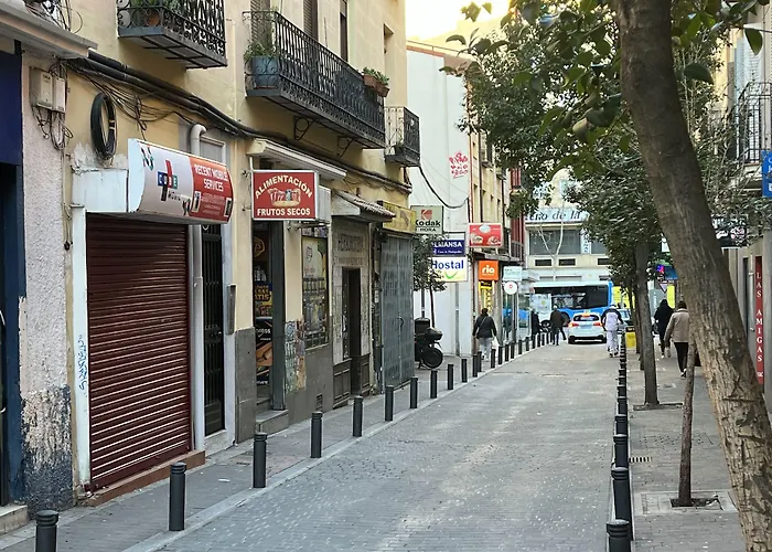 Casa De Huespedes Almansa Hotel Madrid
