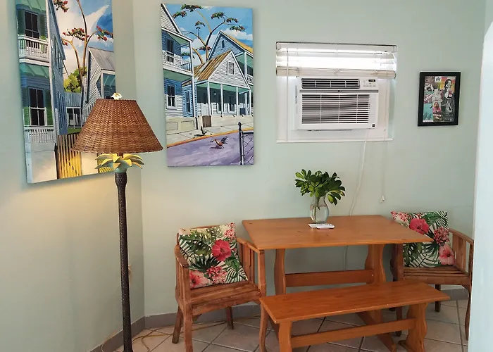 Alexander Palms Court - No Hidden Resort Fees! Key West